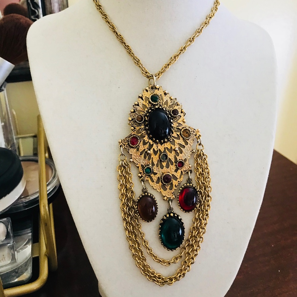 Stunning Vintage Costume Gold-Toned Necklace